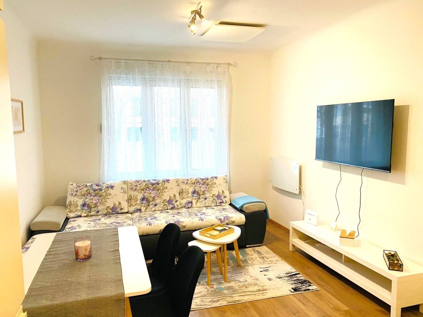 Delightful two room apartment in top location