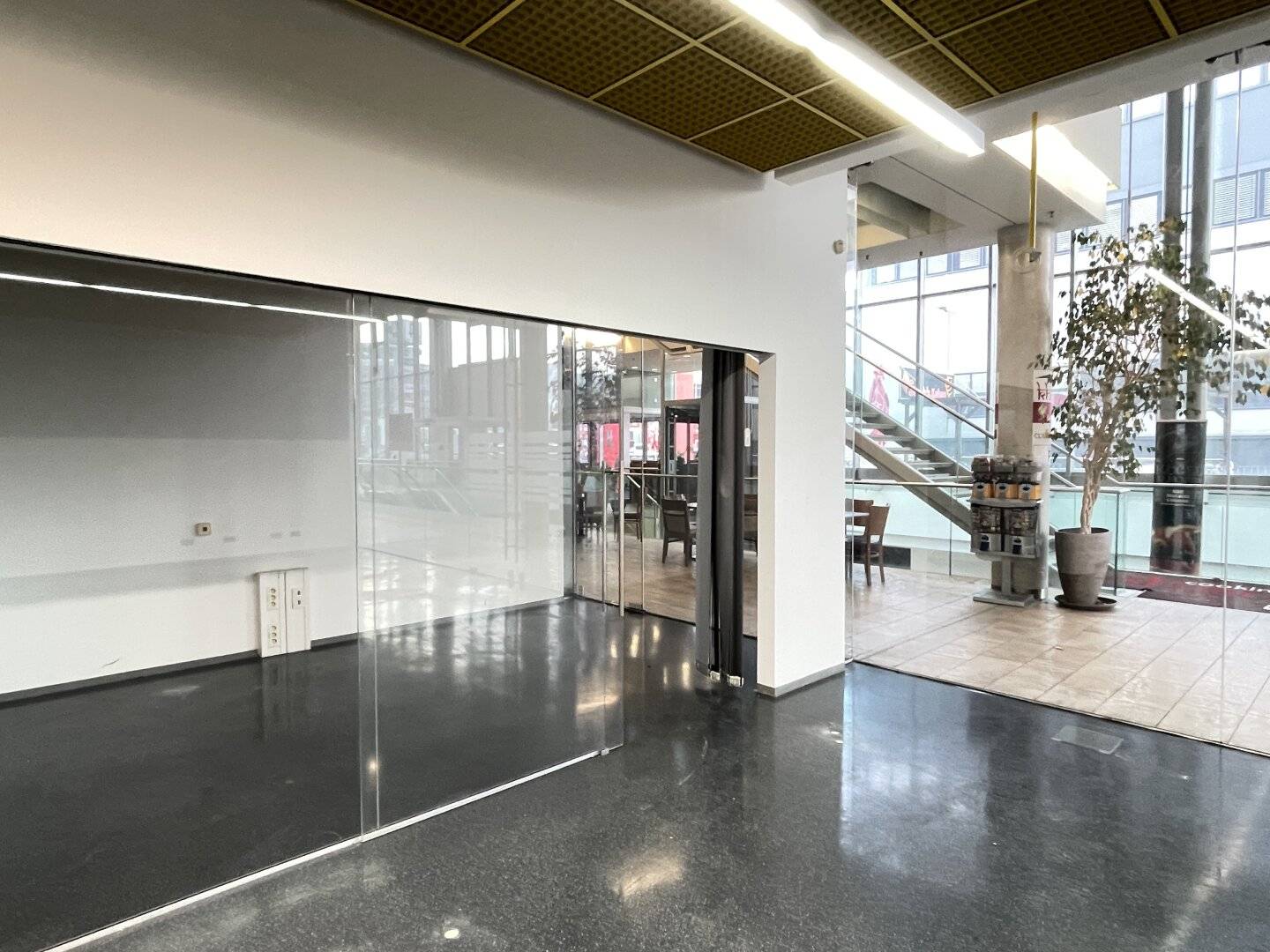 Geschäftslokal im Atrium West – Wals-Himmelreich