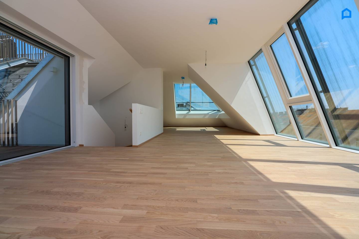 Schönbrunnblick-Gloriette, ERSTBEZUG, JETZT einziehen! Dachgeschoss NEU mit modernster Ausstattung148m² Wohnfläche, 4 Zimmer plus Nebenräume, auch Altbau Etagen-Wohnungen, teilweise Kurzzeitvermietung möglich !