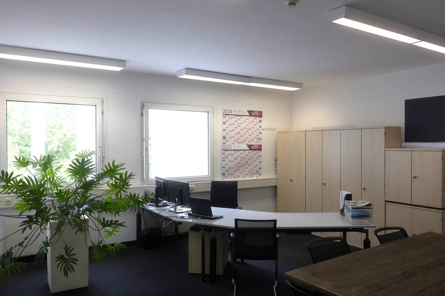air conditioned office top parking option infrastructure Alpenstraße