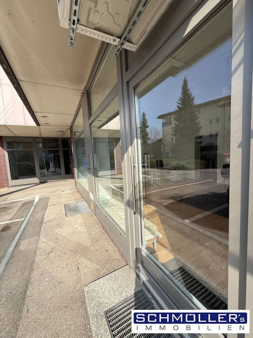 Möbliertes Büro/Praxis/Geschäftsfläche in zentraler Lage