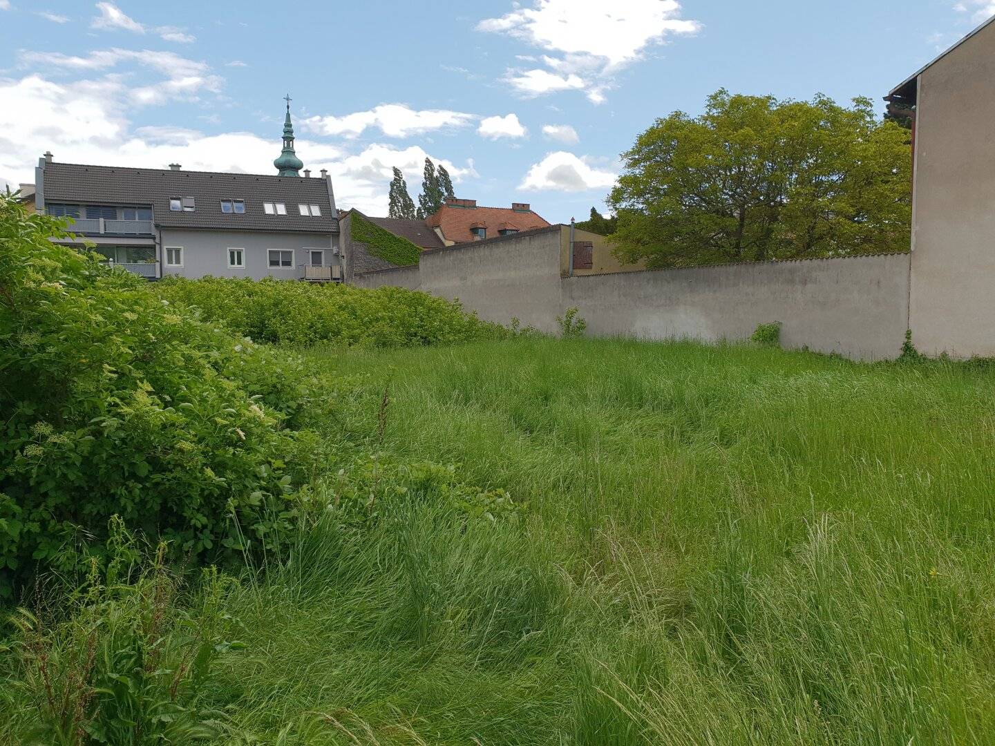 Baugrundstück mit großem Potenzial in 2514 Traiskirchen