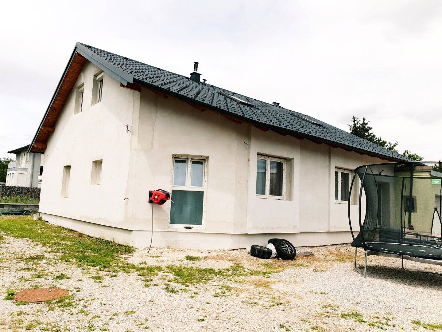 Einfamilienhaus mit Doppelgarage zu verkaufen!
