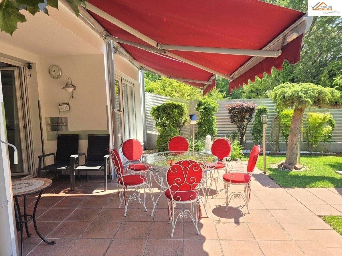 Detached residential jewel in Gießhübl, exclusive location with a dreamlike Wienerwald view