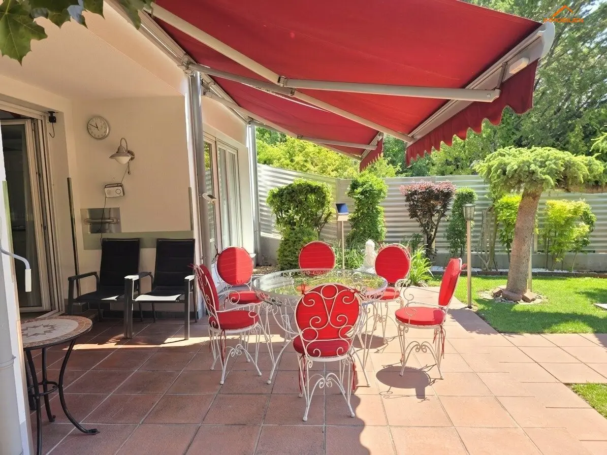 4-Zimmer-Haus mit Garten, Dachterrasse und Wienerwaldblick in Gießhübl