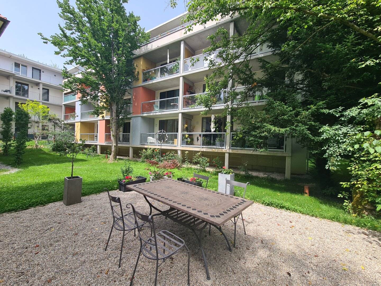 Beautiful modern two room apartment in Pitten