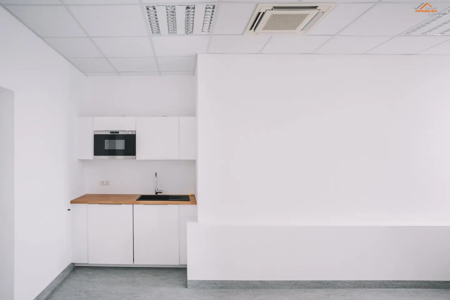 Moderne Büro- oder Praxisfläche in Top-Lage von Neunkirchen – 2 Monate mietfrei starten!
