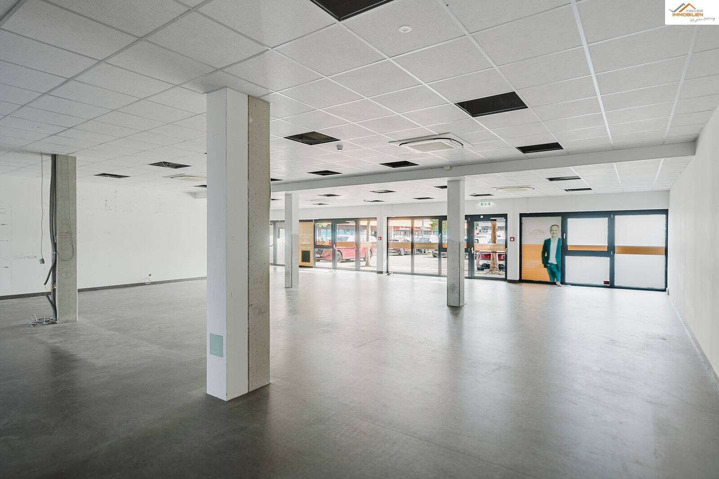 Modernes Geschäftslokal  in Neunkirchen - MIETFREI die ersten 2 Monate – variable Verkaufs- und Präsentationsflächen - barrierefrei