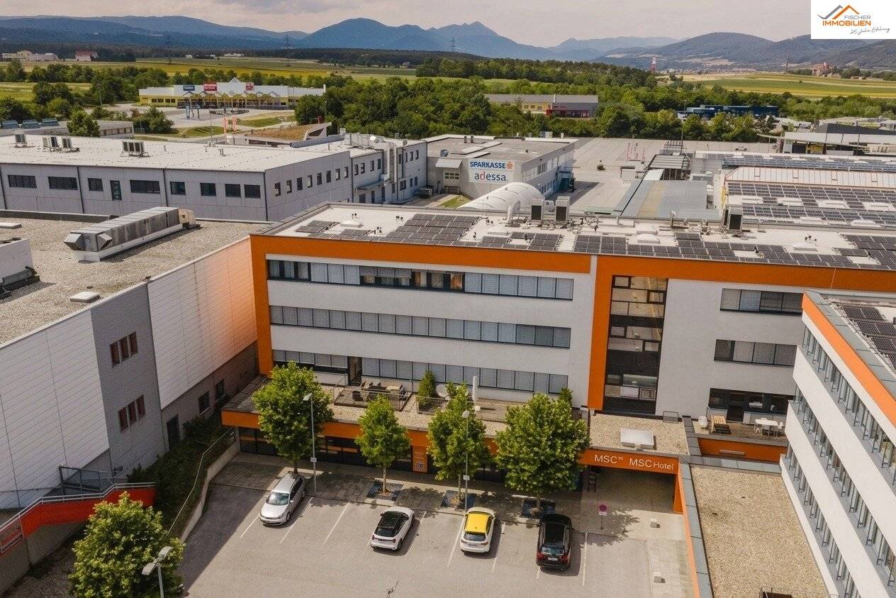 Modern commercial premises in a top location in Neunkirchen – flexible sales and presentation areas TOP 3 and TOP 4