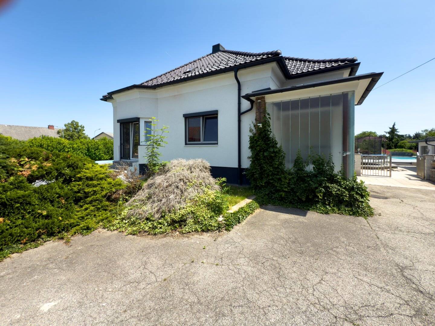 House instead of Half – Your Retreat with Pool &amp; Garden