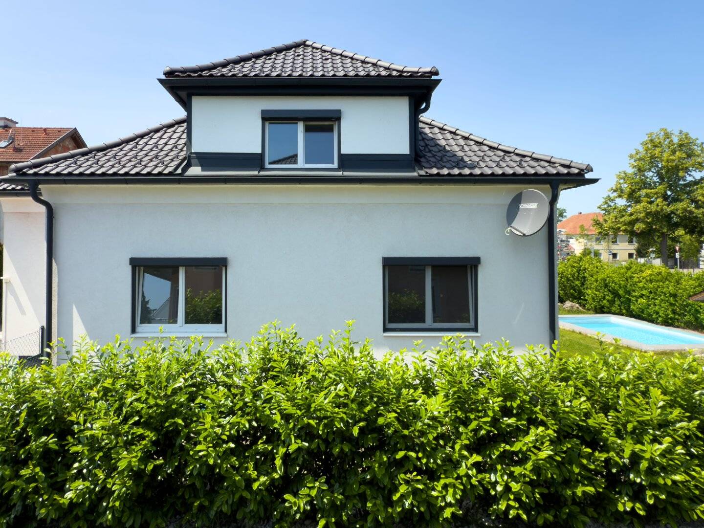 House instead of Half – Your Retreat with Pool &amp; Garden