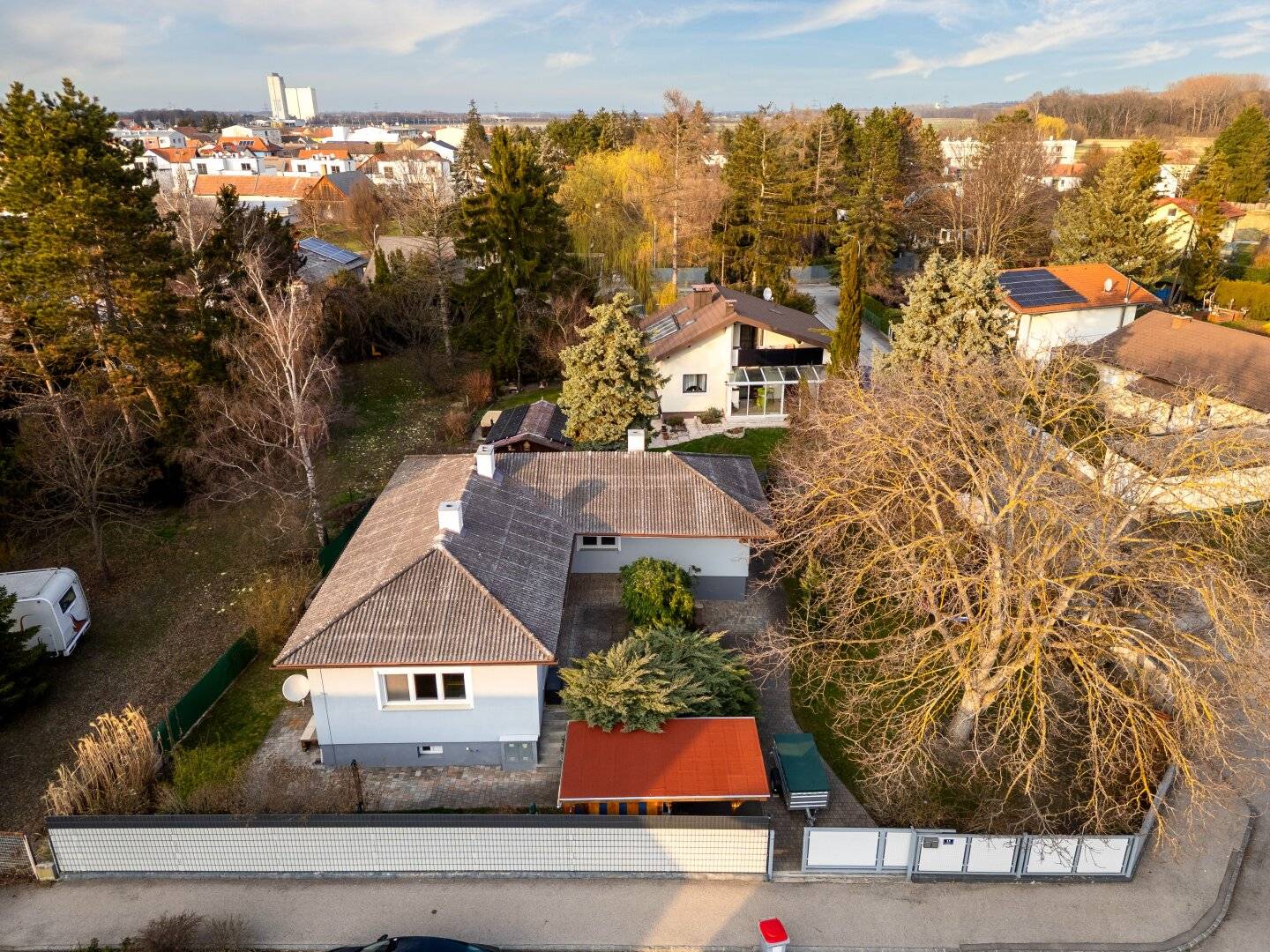 Nice bungalow on corner plot in beautiful residential location