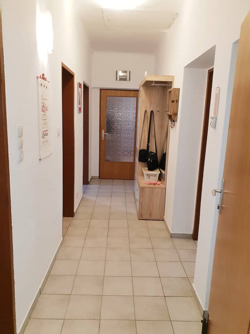 Zweifamilienhaus mit großem Garten zu verkaufen!