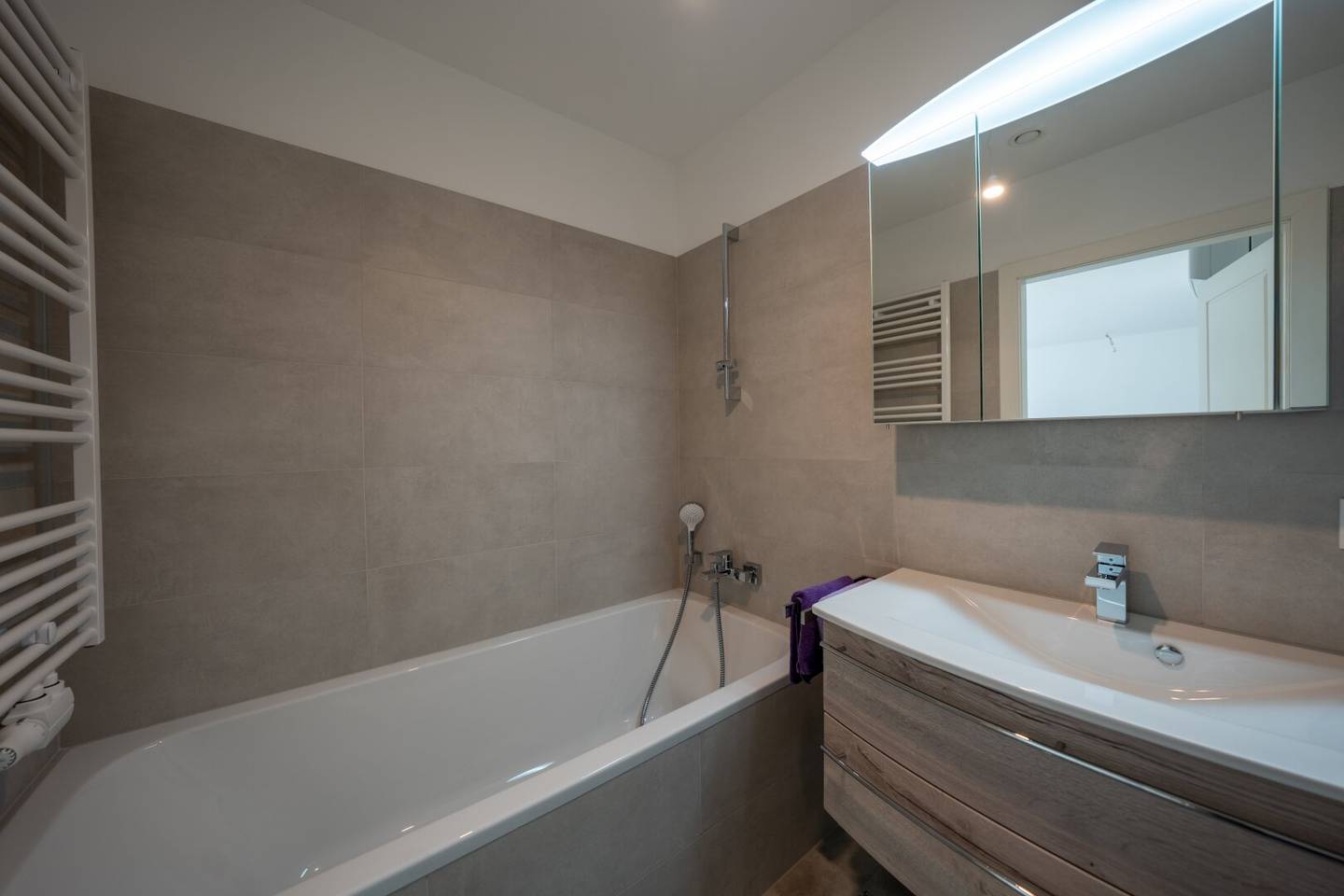 ++ Barrierefreie, helle 2-Zimmer Wohnung inkl. 2 Garagenplätzen! ++