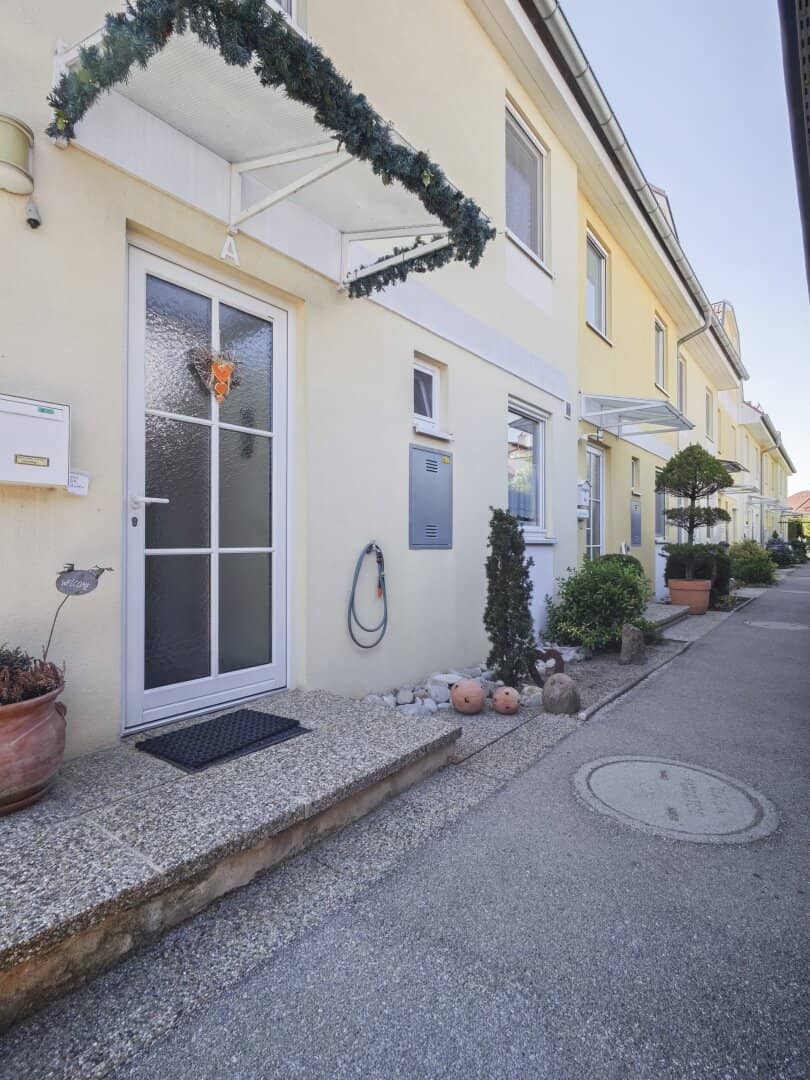 Stilvolles Eckreihenhaus mit Garten-Idylle in Tribuswinkel