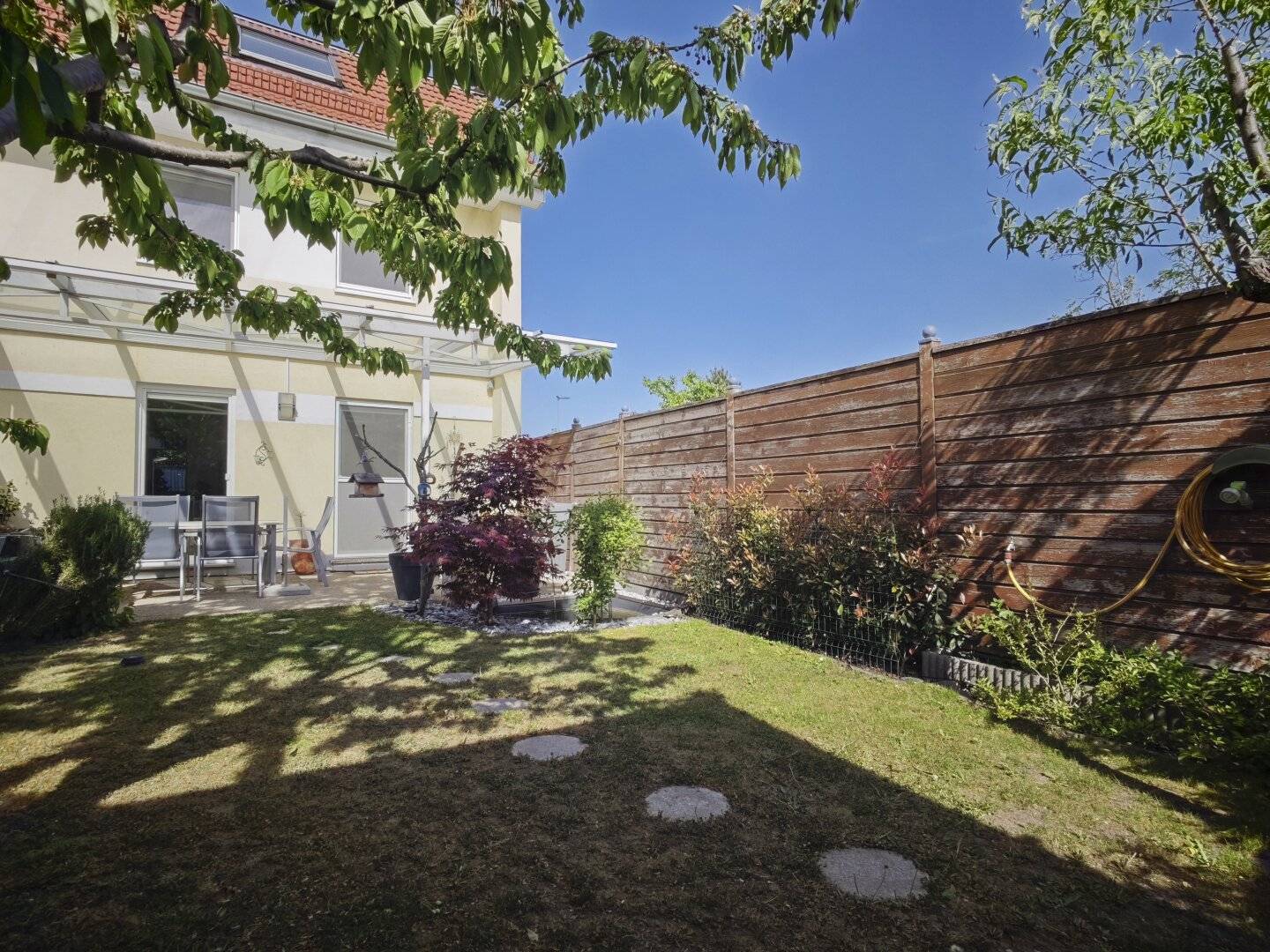 Stylish Corner Terraced House with Garden Idyll in Tribuswinkel