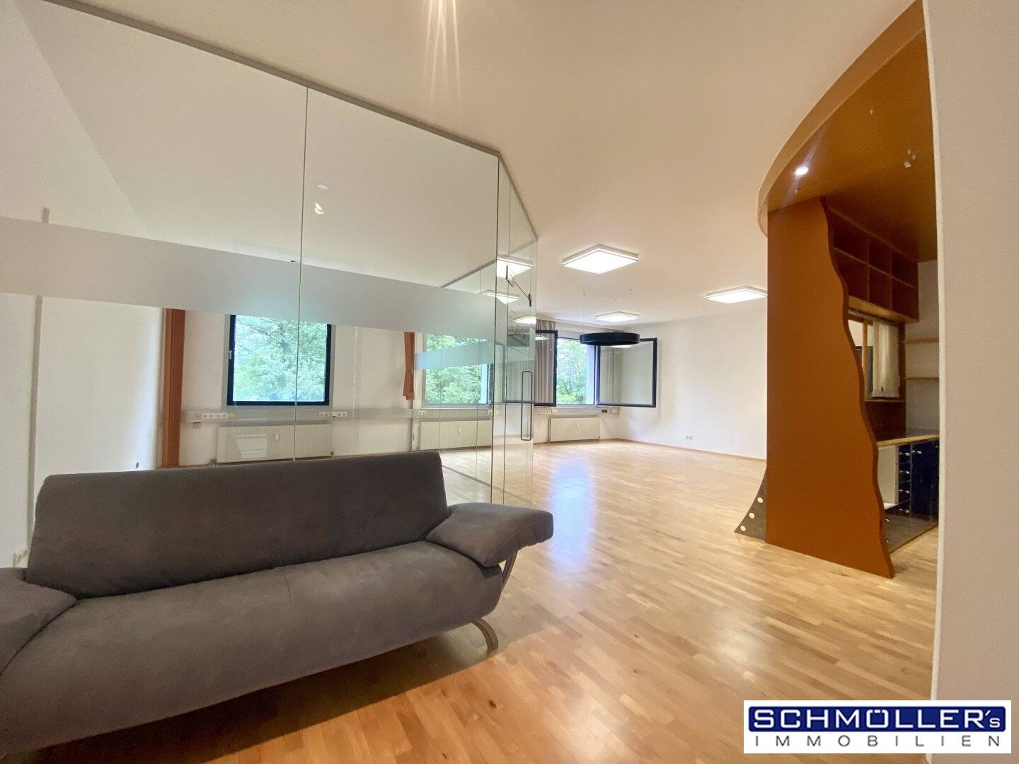 Beautiful office space in WDZ 1 - group practice possible