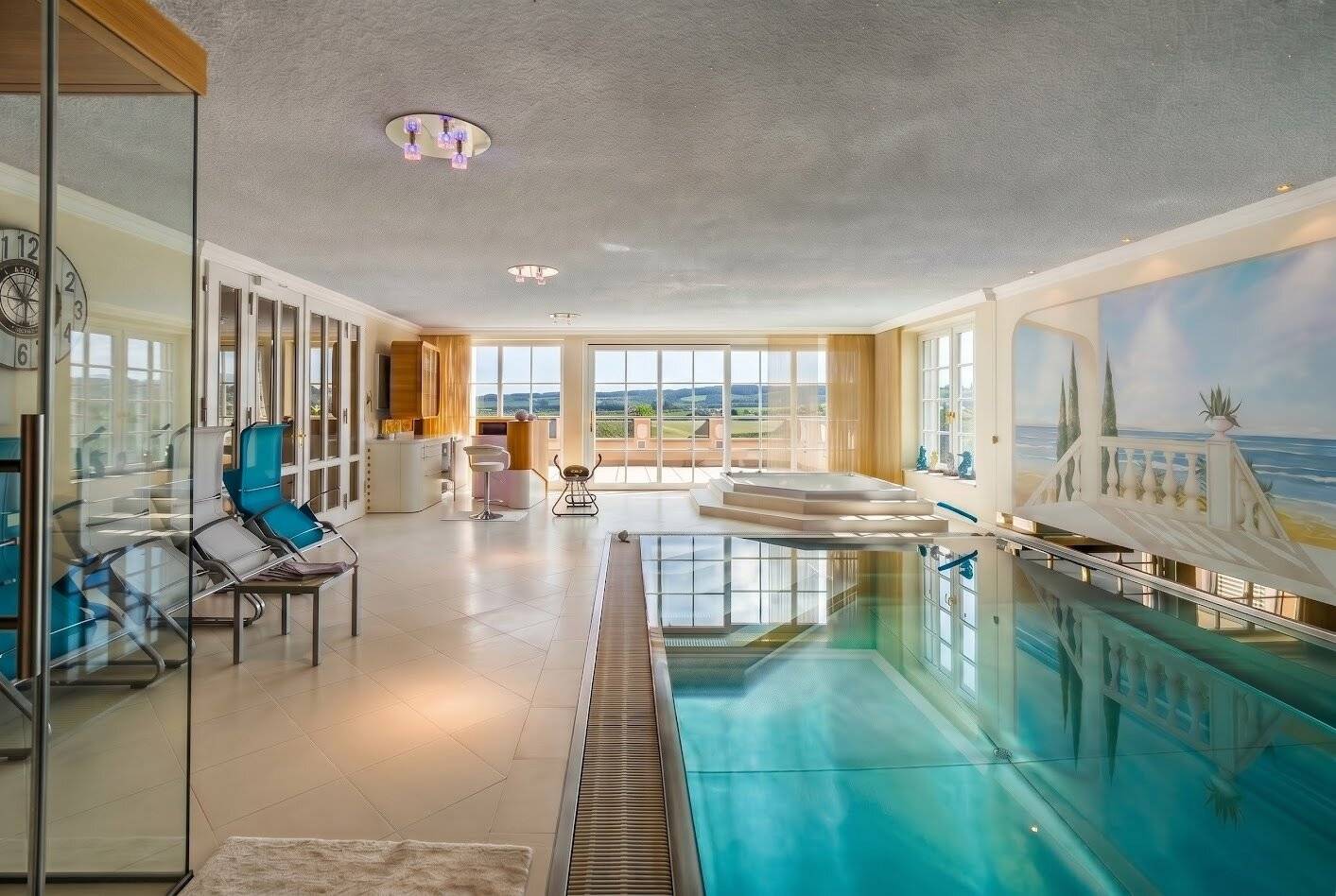 Traumhafte Villa mit Indoor Pool in ruhiger Lage!