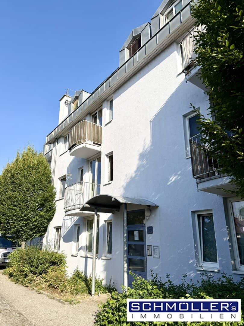 Bright two room apartment with balcony and garage