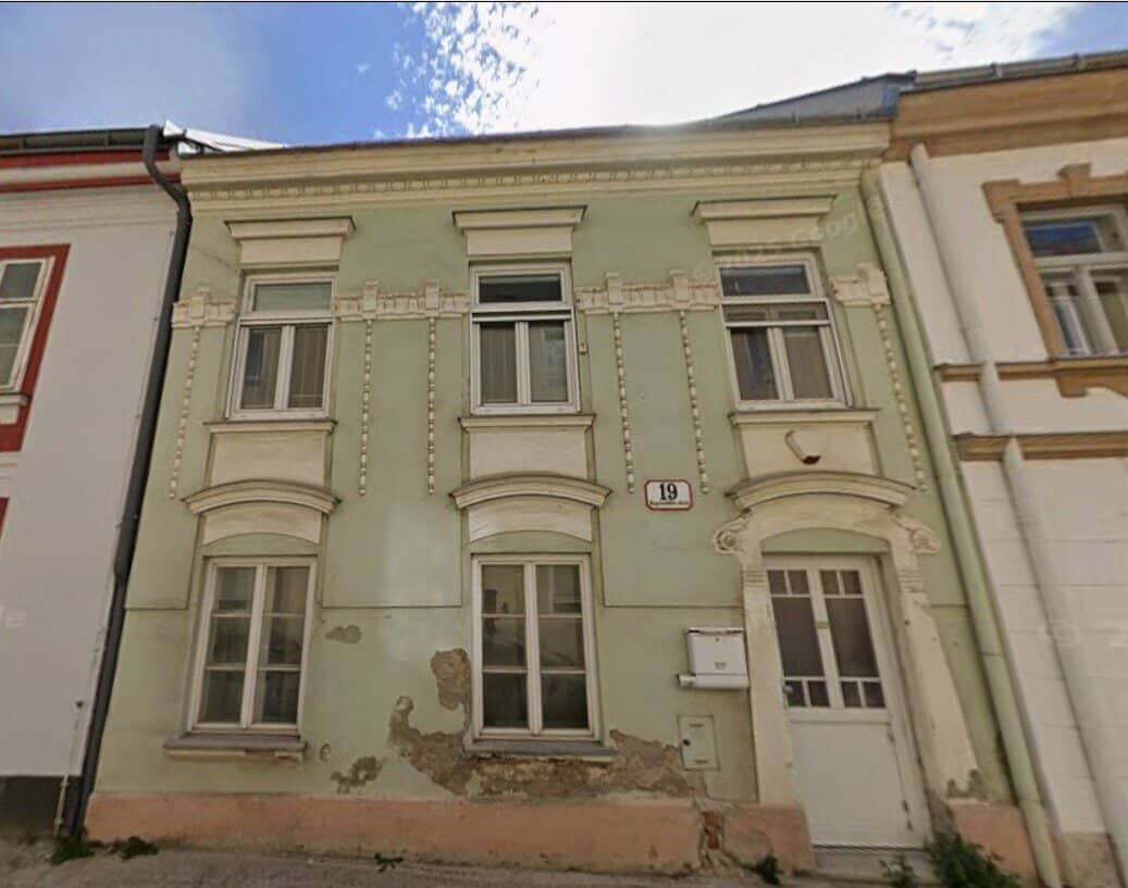 VIEL PLATZ FÜR IHRE WOHNTRÄUME: Großzügiges Stadthaus mit Werkstatt & Roh-Dachboden in Bestlage