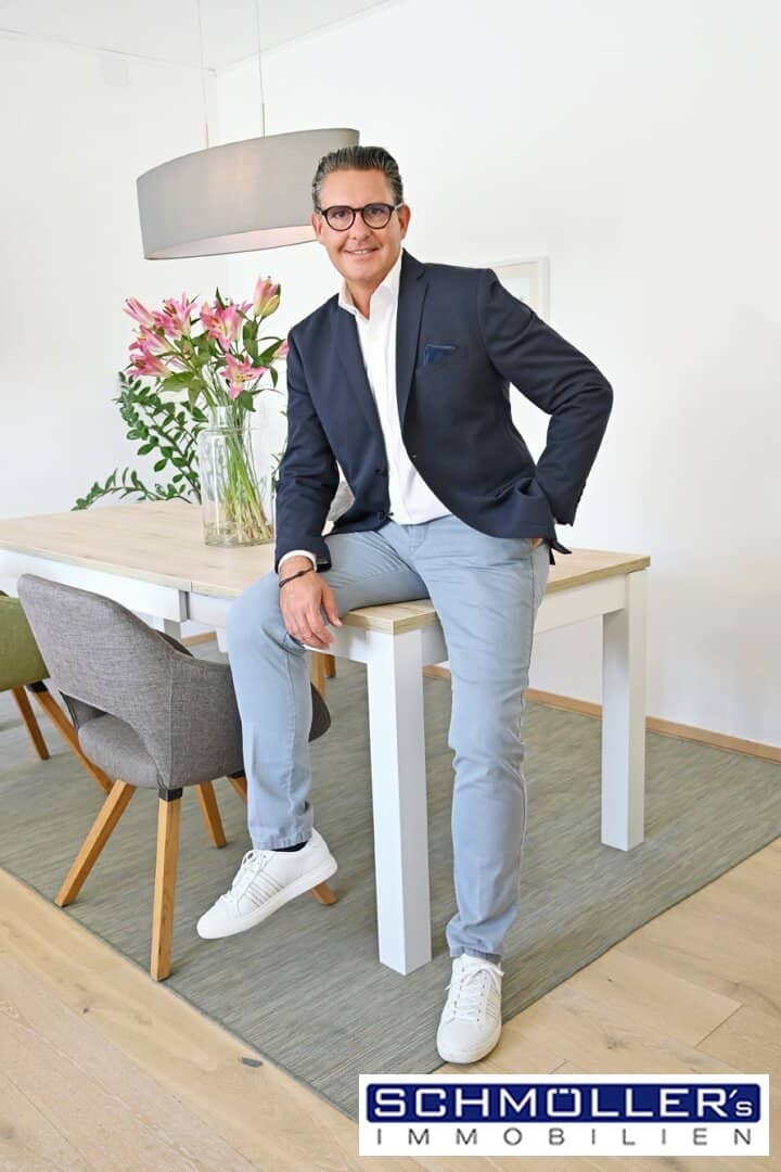 Schmöller`s Real Estate Team, Your property is in good hands with us? no trailing punctuation? wait
