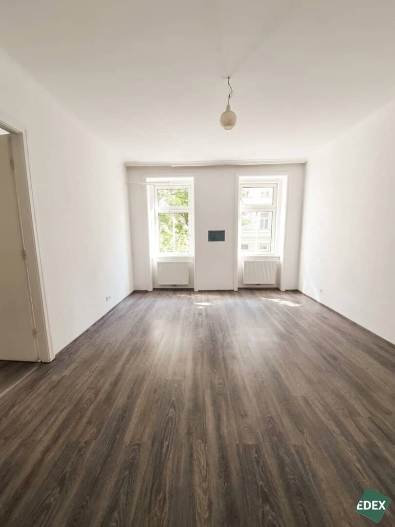 Between Prater and Danube, friendly old building apartment with balcony option