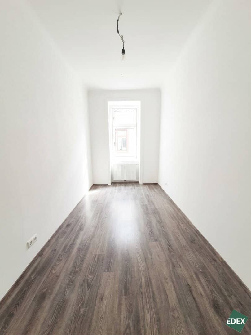 Between Prater and Danube, friendly old building apartment with balcony option