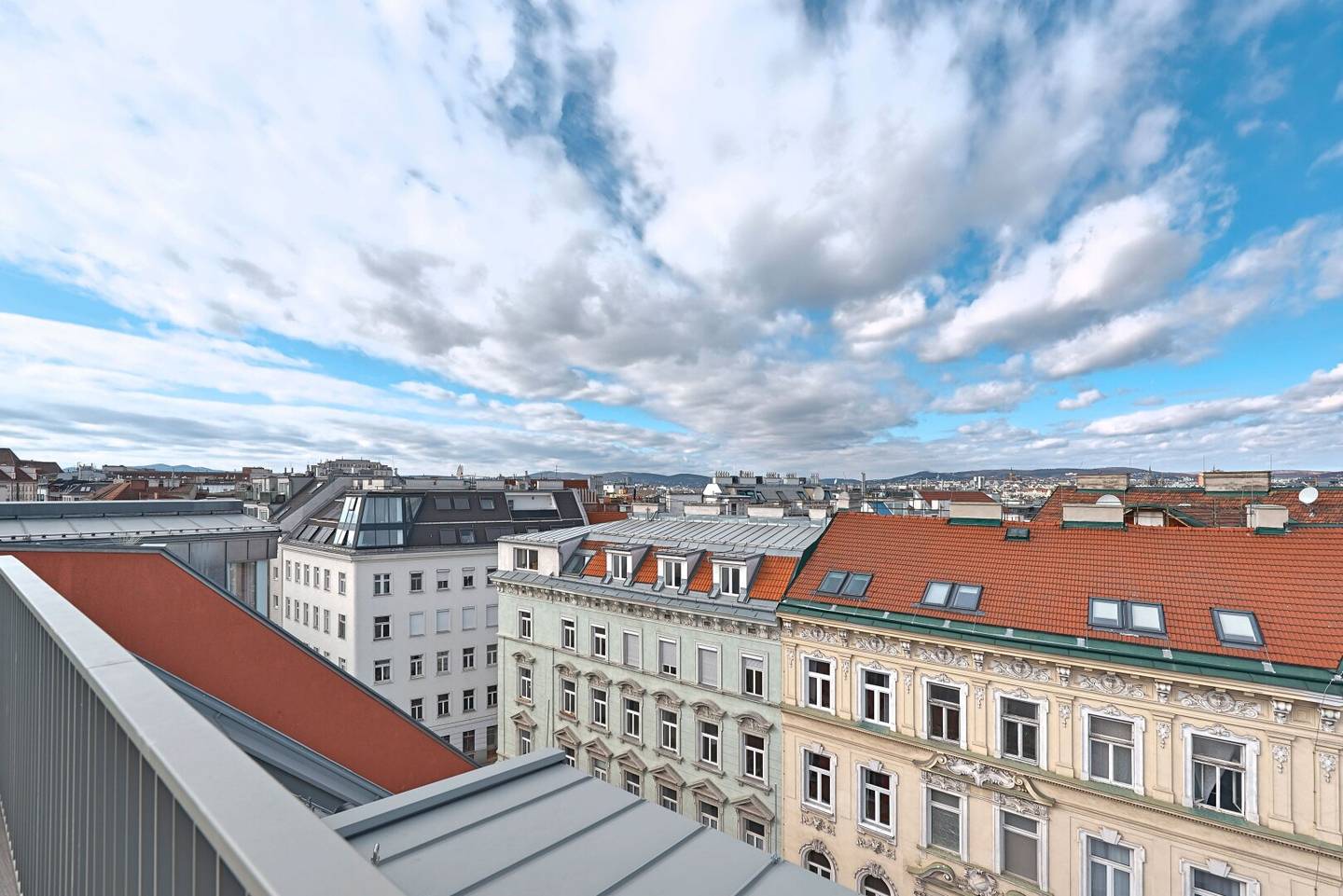 Stilvoll über den Dächern – Luxus-Maisonette mit herrlichen Terrassen im Herzen der Stadt