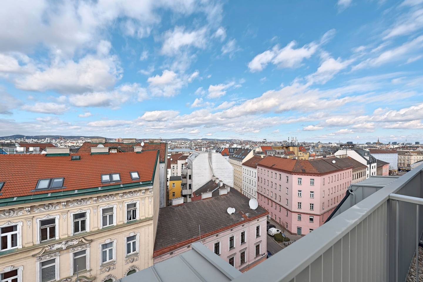 Stilvoll über den Dächern – Luxus-Maisonette mit herrlichen Terrassen im Herzen der Stadt