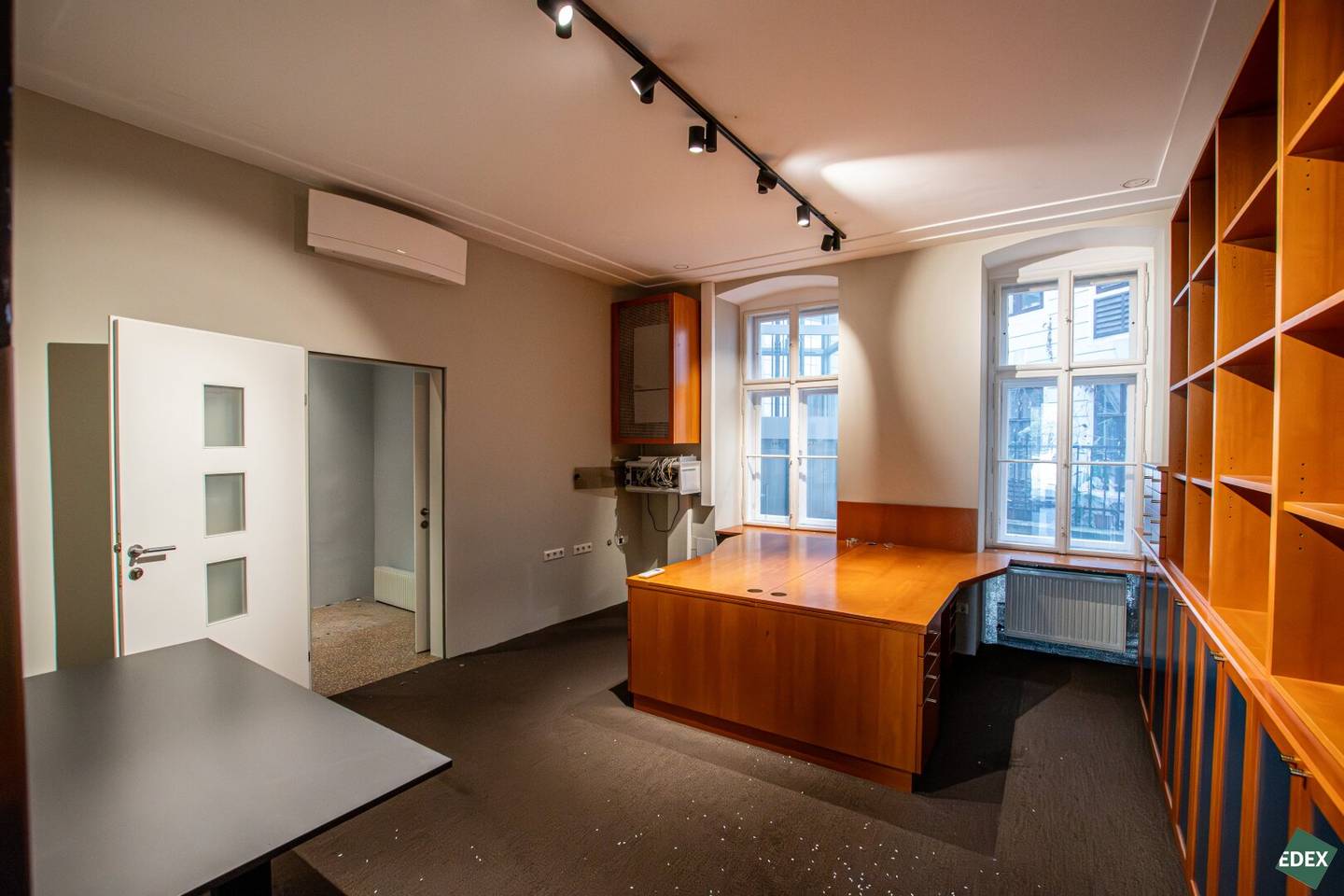 Nice commercial premises with good visibility in Alsergrund