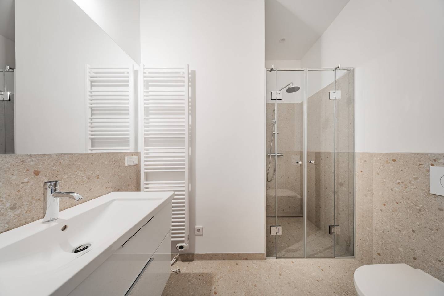 First occupancy with a very good layout near Thaliasstraße","de":"ERSTBEZUG mit sehr gutem Grundriss nächst Thaliastraße!"