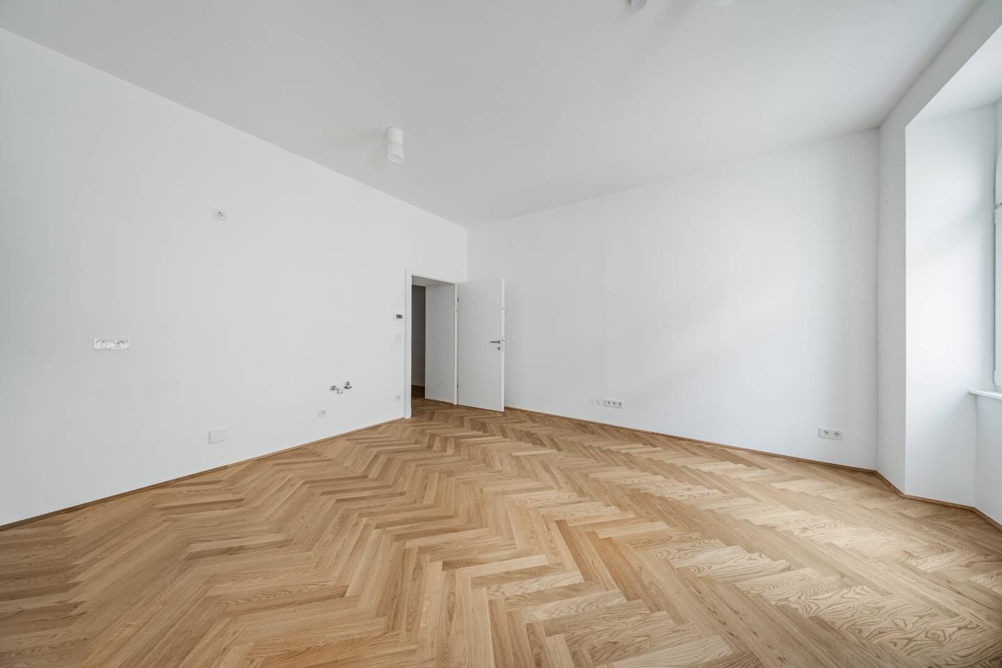First occupancy with a very good layout near Thaliasstraße","de":"ERSTBEZUG mit sehr gutem Grundriss nächst Thaliastraße!"