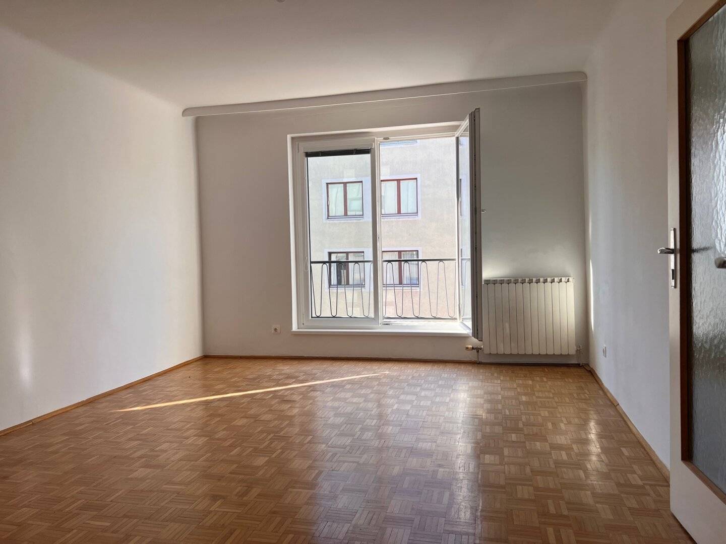 Gepflegte 3-Zimmer-Wohnung mit Balkon Nähe Obkirchergasse!