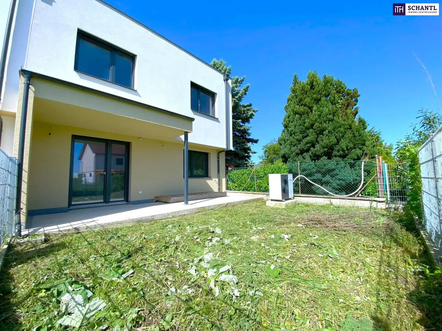 Living in the Green near Vienna Perfectly designed row houses in an absolute green quiet location Now seize the opportunity and move in Summer 2026