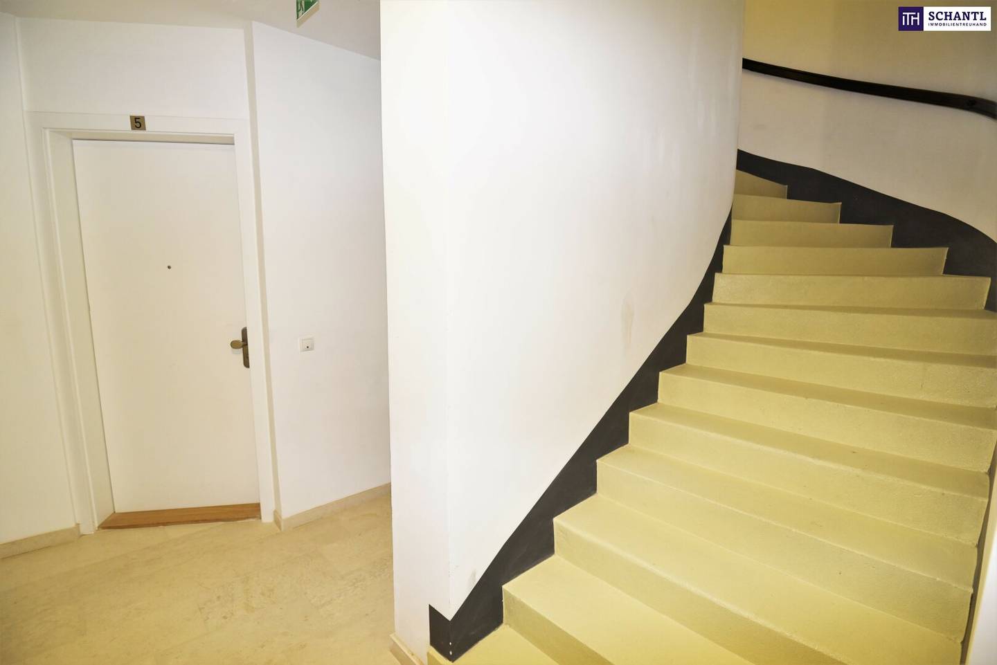 New price! First occupancy! Tastefully renovated old building apartment + great room layout + fully renovated building! What are you waiting for?