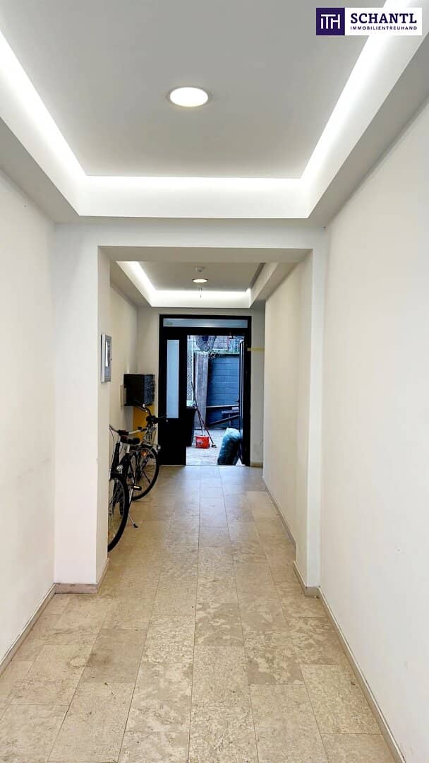 New price! First occupancy! Small courtyard terrace + Tastefully renovated pre-war apartment + Great layout + Fully renovated building! Now grab it!
