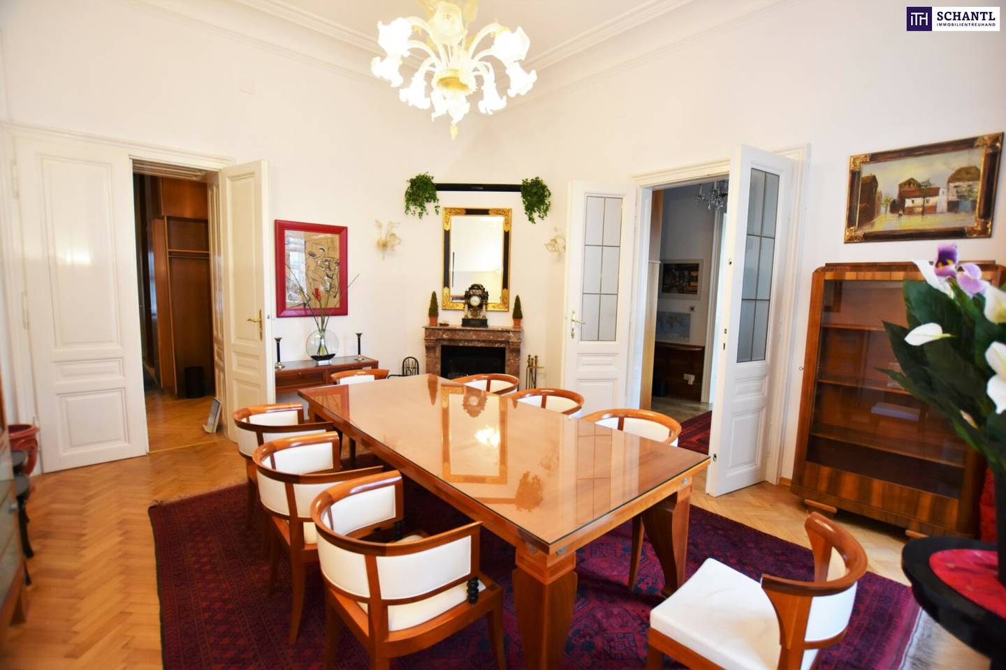 Representative luxury historic apartment in a great inner city location. Magnificent historic building on a quiet square in 1010 Vienna. Move in and feel at home