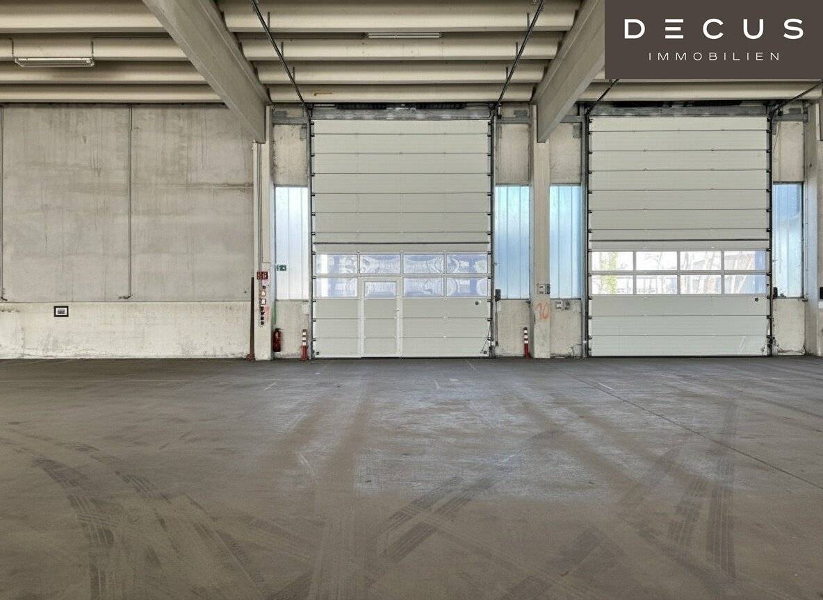 Warehouses from 1,100 m² to 2,370 m² near Wagramer Straße with excellent accessibility