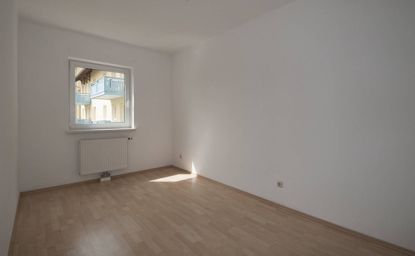 Mietwohnung (610) 54 m² mit Balkon Küche Vermietung direkt vom Eigentümer keine Provision