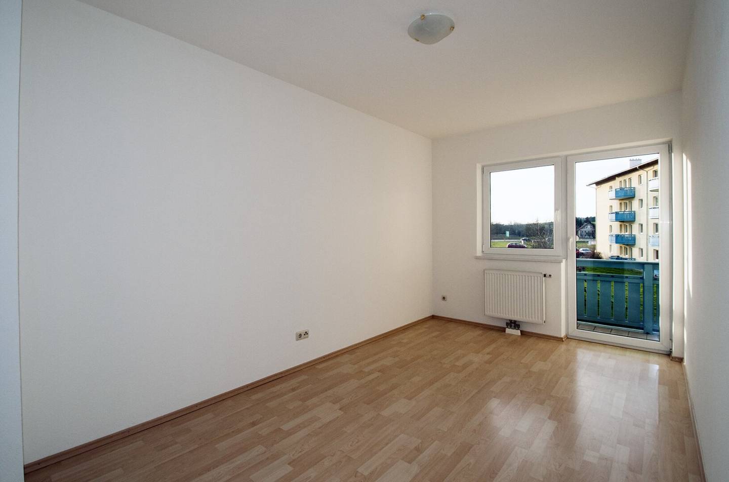 Mietwohnung (610) 54 m² mit Balkon Küche Vermietung direkt vom Eigentümer keine Provision