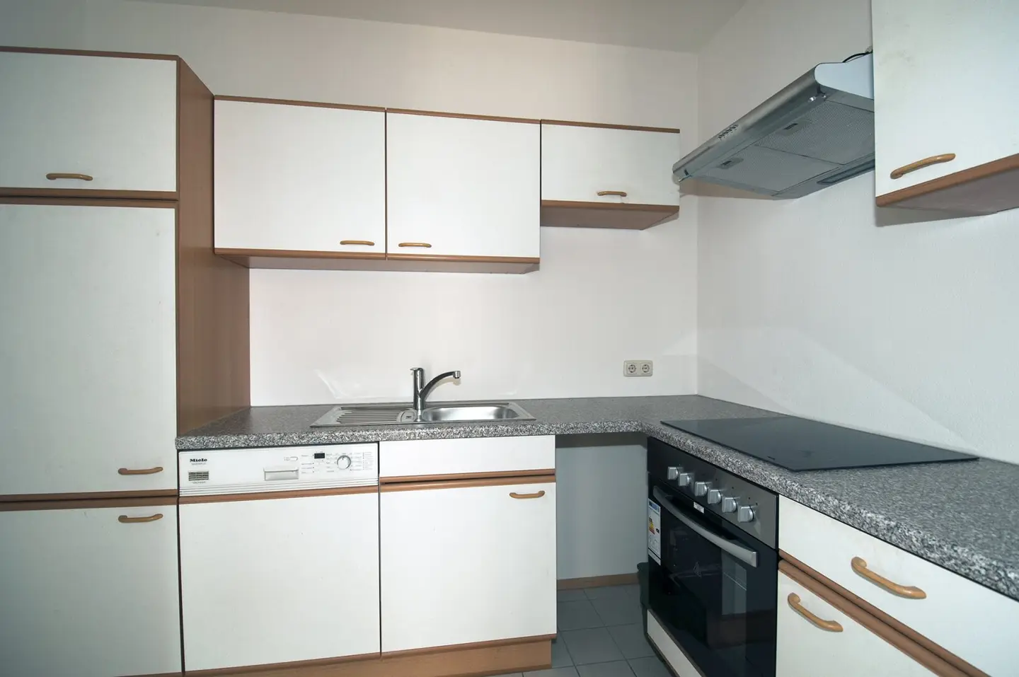 Mietwohnung (610) 54 m² mit Balkon Küche Vermietung direkt vom Eigentümer keine Provision
