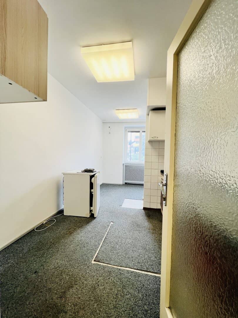 Office commercial property directly at Pius Parsch Platz near Floridsdorf Station