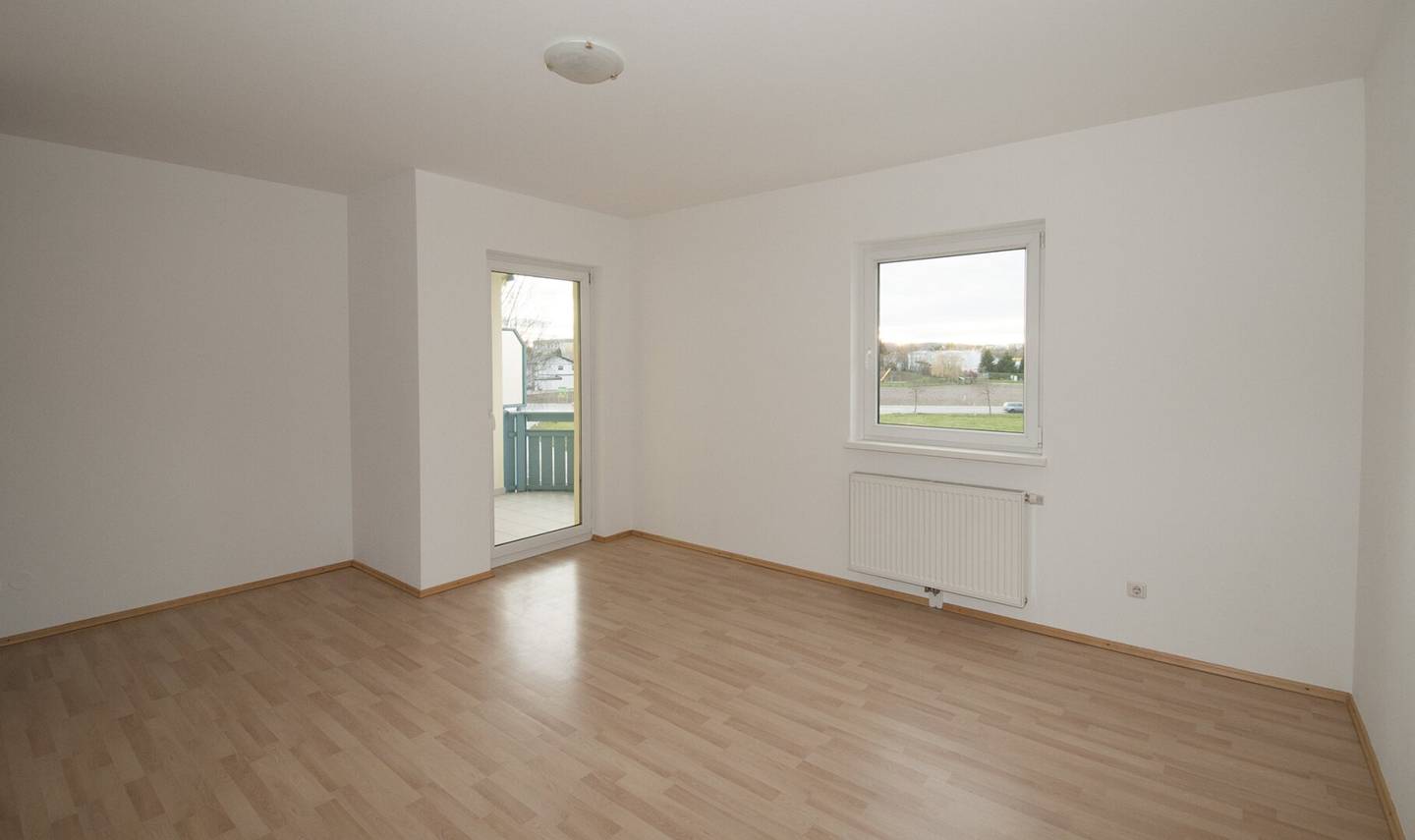 Mietwohnung (220) 68 m² mit Loggia und Balkon ca.7.0 m² Vermietung direkt vom Eigentümer keine Provision