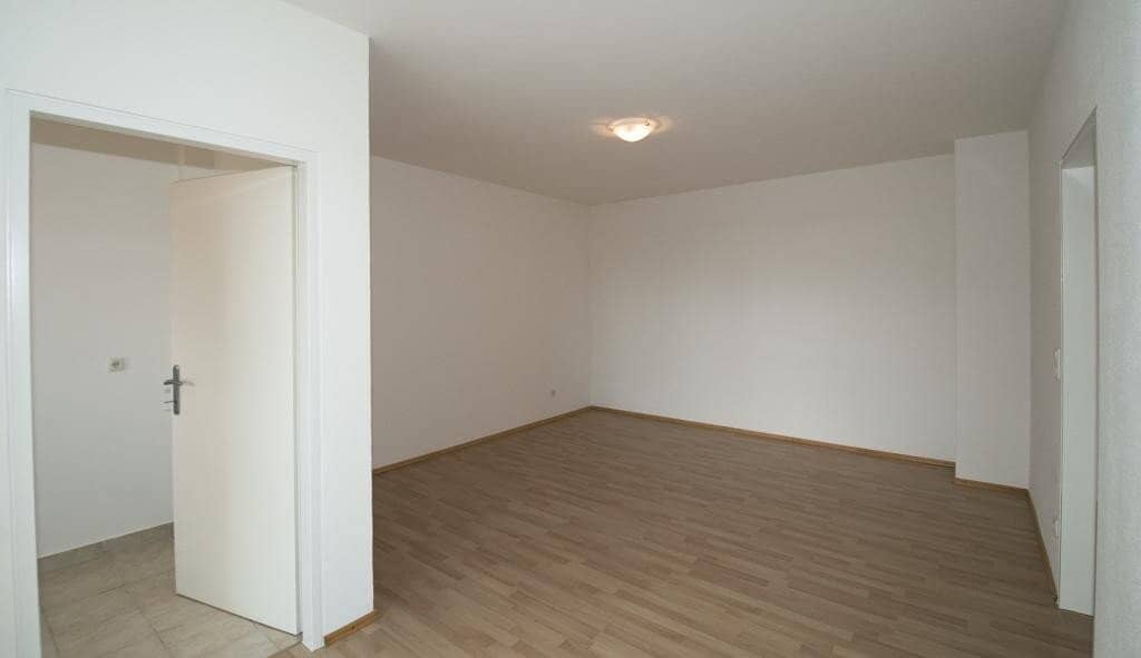 Mietwohnung (201) 65 m² mit Loggia und Balkon ca.7.0 m² Vermietung direkt vom Eigentümer keine Provision