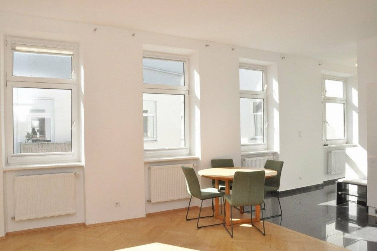 Condominium | courtyard-facing 2-room old-building apartment with plenty of light near U4 &amp; U6
