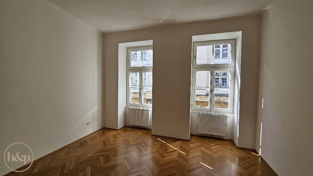 Sunny 3 room old building apartment within the Gürtel 1080 Wien