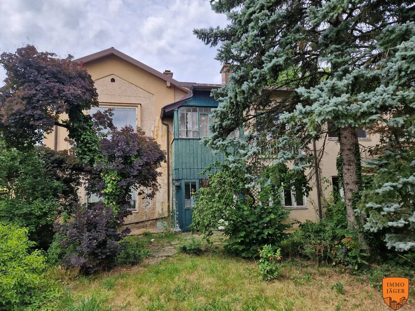 Sanierungsbedürftiges großzügiges Haus in Linz,  ca. 218m² Wohnfläche – Ihr Traum zu 380.000 €!