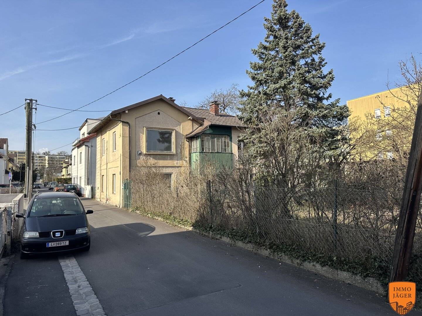 Sanierungsbedürftiges großzügiges Haus in Linz,  ca. 218m² Wohnfläche – Ihr Traum zu 380.000 €!