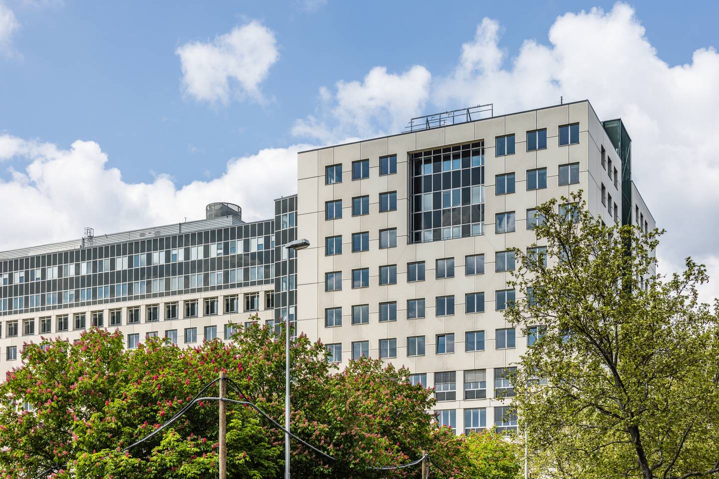 Apartment near Praterstern with flexible layout and view of the courtyard? Wait no