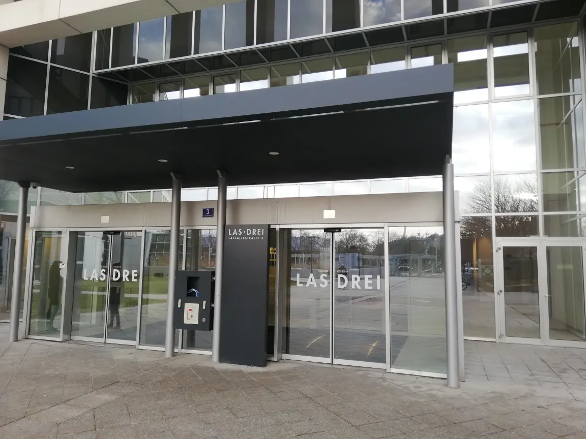 Apartment near Praterstern with flexible layout and view of the courtyard? Wait no